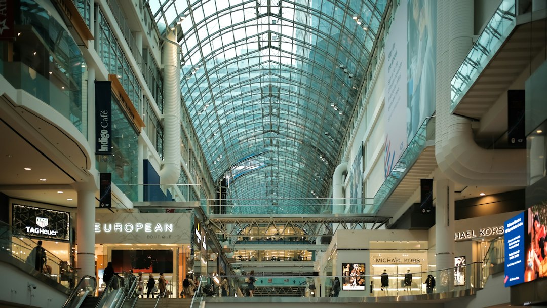 Shopping centre and retail environment